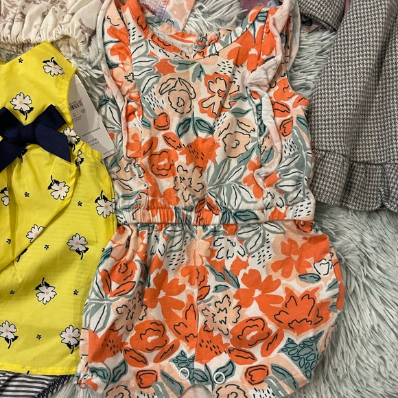 0-3-6 Months Girls Bundle - 7 Pieces - Picture 9 of 12